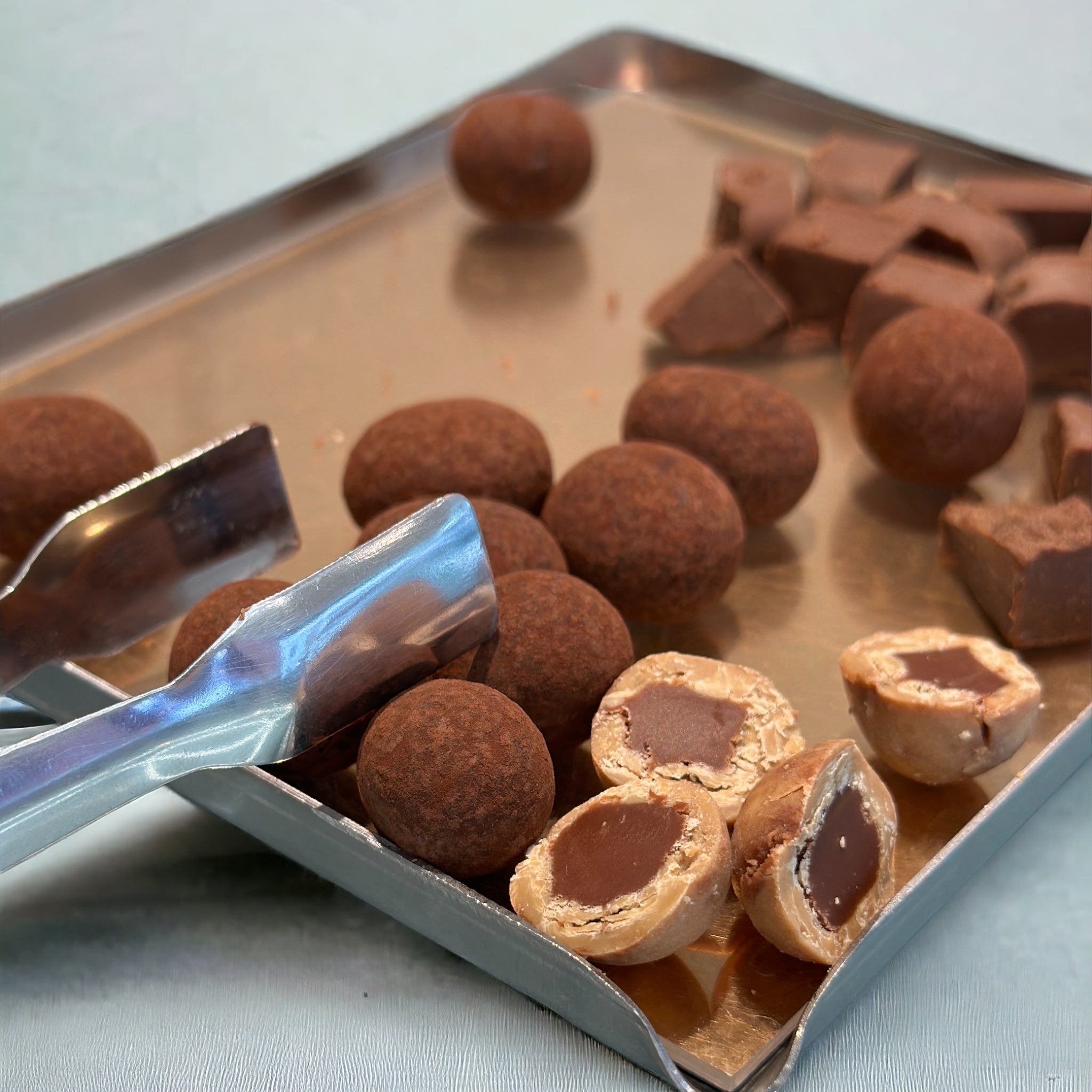 Dragées (chocolate coated centers)
